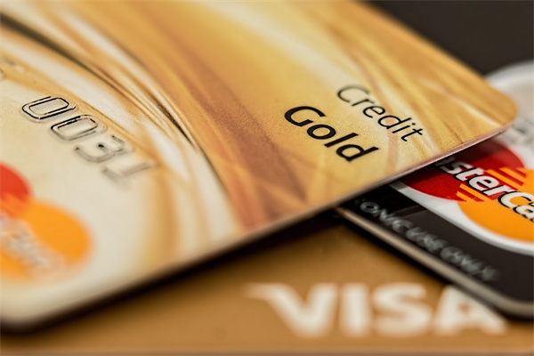 抗通胀战役“道阻且长” 美联储官员Collins：实现2%目标或需更久